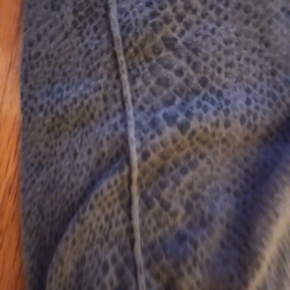 ATM Green Snakeskin Sweater Jungle Combo Size XS/P V-Neck Cotton/Cashmere Blend - Picture 6 of 10